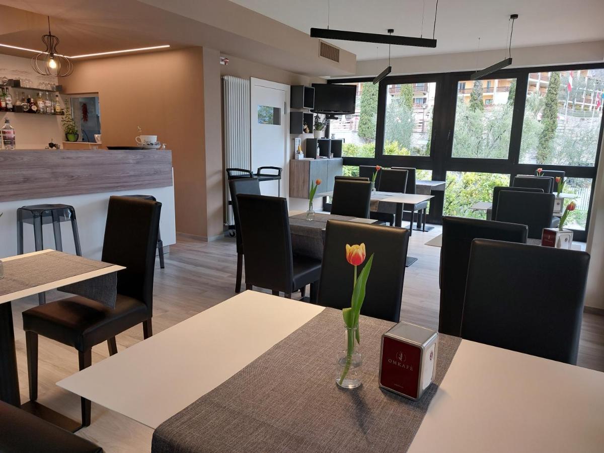 Hotel Villa Grazia Лимоне-суль-Гарда Экстерьер фото