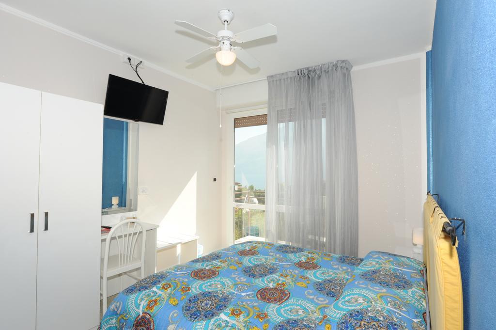 Hotel Villa Grazia Лимоне-суль-Гарда Экстерьер фото