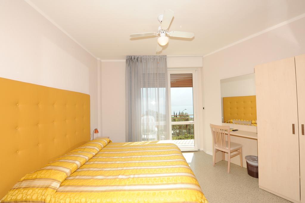 Hotel Villa Grazia Лимоне-суль-Гарда Экстерьер фото