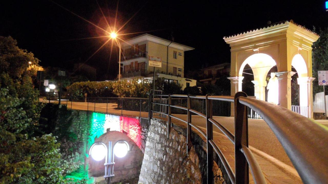 Hotel Villa Grazia Лимоне-суль-Гарда Экстерьер фото